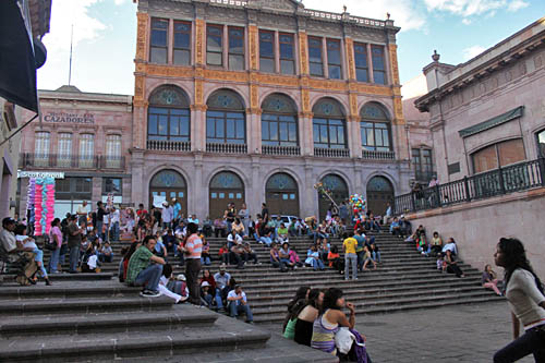 Zacatecas-Plazuela_Goitia_Teatro_Calderon2