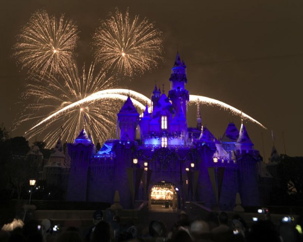 disneyland-fireworks Holiday Fireworks at Disneyland