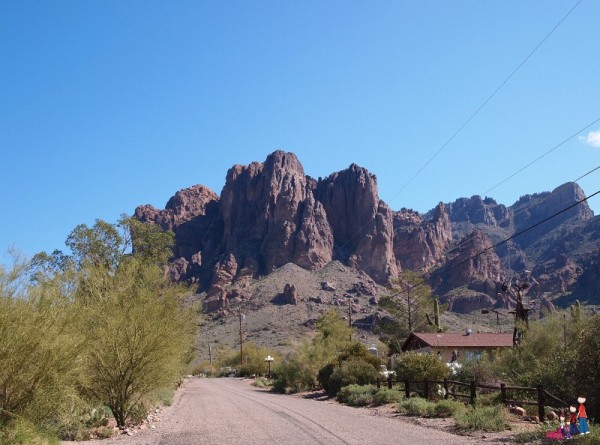 Superstition Mountains, Apache Junction