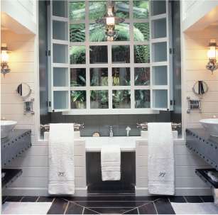 bathroom in the lodge room