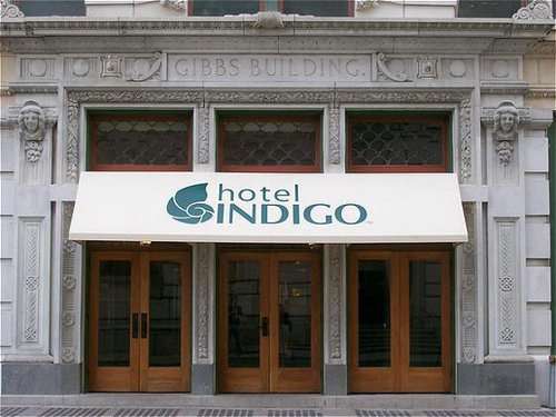 Hotel-Indigo-at-the-Alamo-Ext