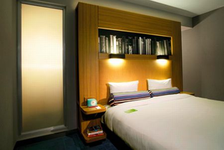 Guest room, Aloft Harlem