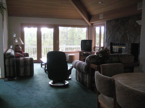 Sandtrap 5 Great Rm Sandtrap 5 Great Room, Sunriver Resort, Central Oregon, Luxury Travel Writer Nancy D. Brown