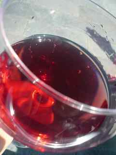 Cavamar also serves wine