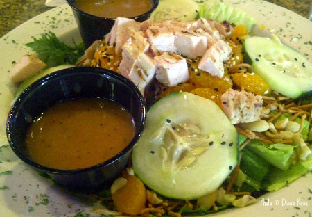 MalonesGrillChxSalad1 MalonesGrillChxSalad1